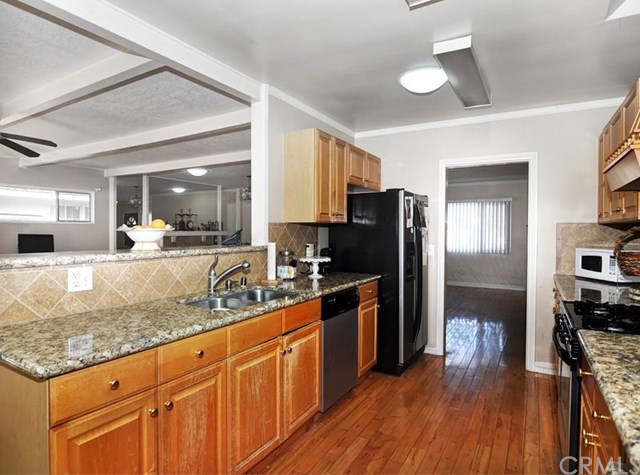 2041 Ostrom Avenue, Long Beach, CA 90815