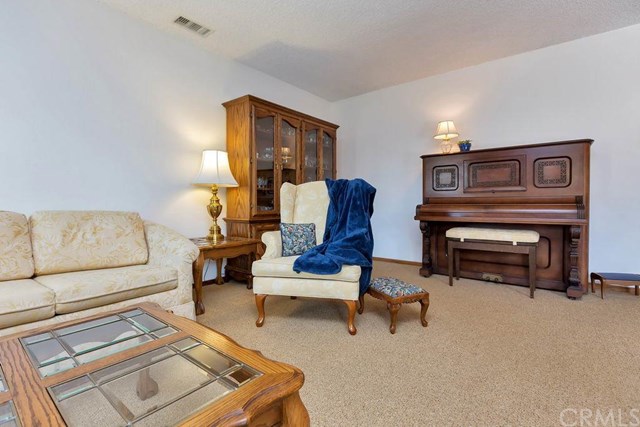 2825 Iroquois Avenue, Long Beach, CA 90815