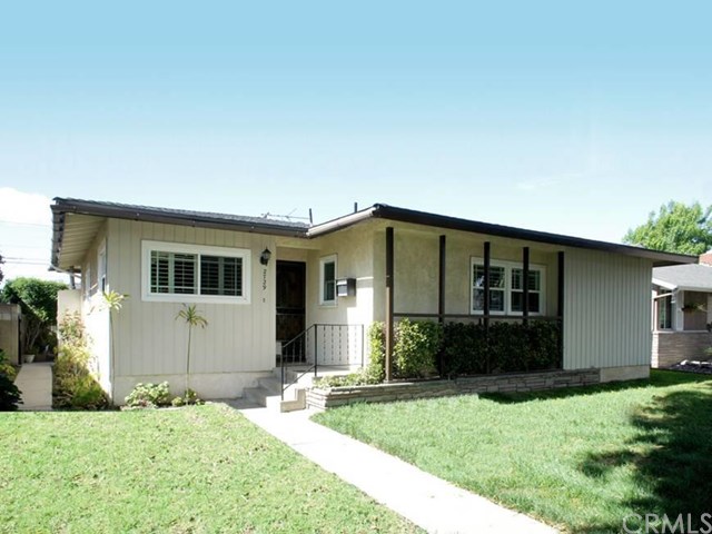 2729 Hackett Avenue, Long Beach, CA 90815