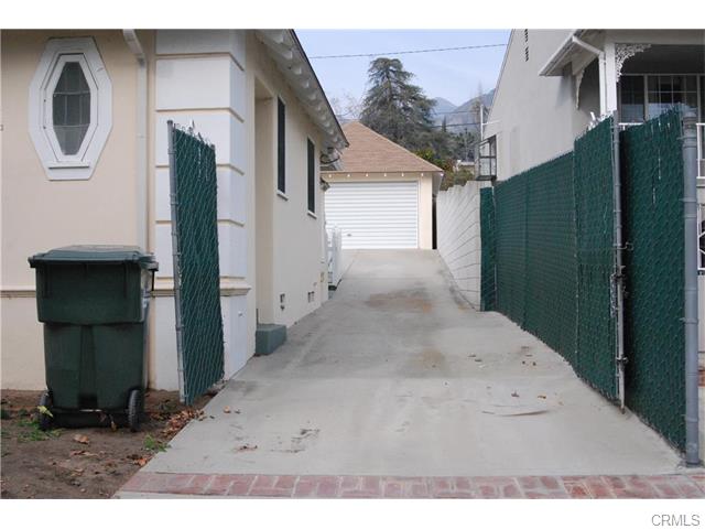 939 Athens St, Altadena, United States 91001