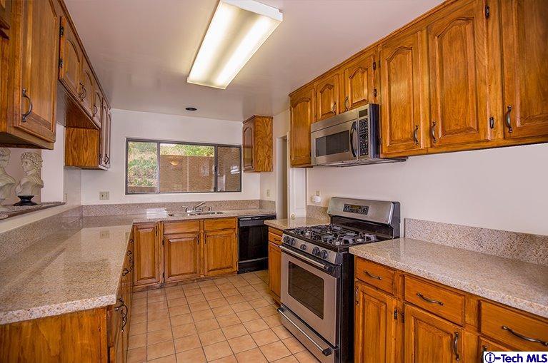 9632 Hillhaven Avenue, Tujunga, CA 91042