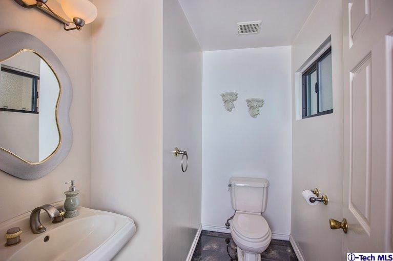 9632 Hillhaven Avenue, Tujunga, CA 91042