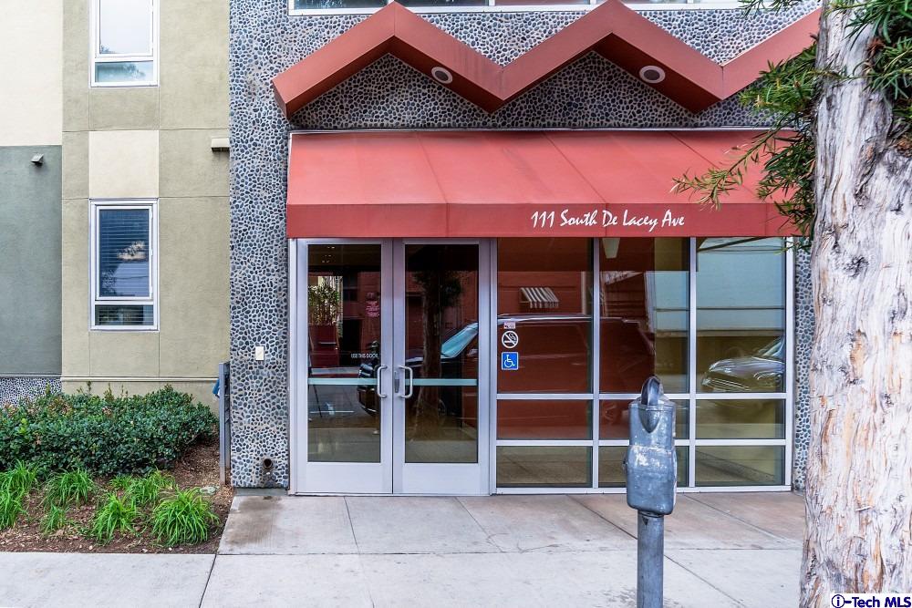 111 South De Lacey Avenue, Pasadena, CA 91105