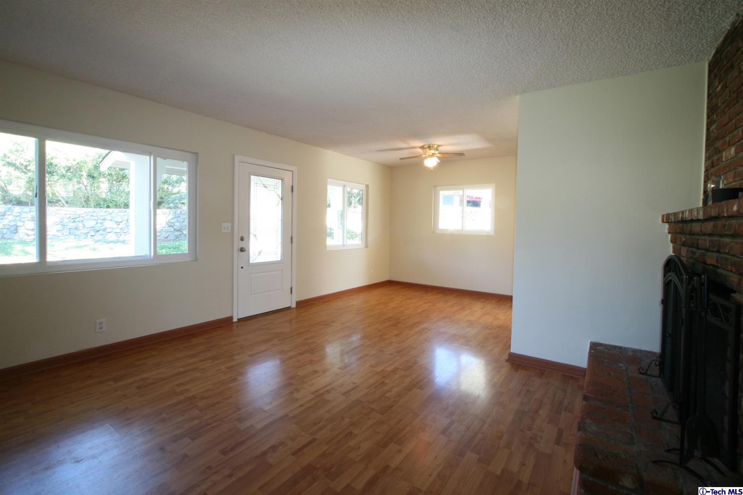 2710 Mayfield Avenue, La Crescenta, CA 91214