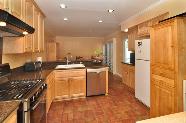 4223 Freedom Drive, Calabasas, CA 91302