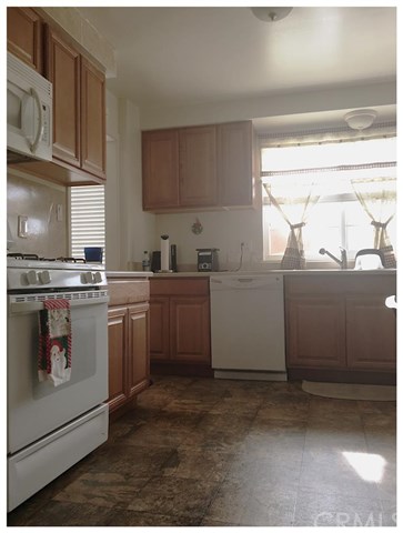 22316 Wyandotte Street, Canoga Park, CA 91303