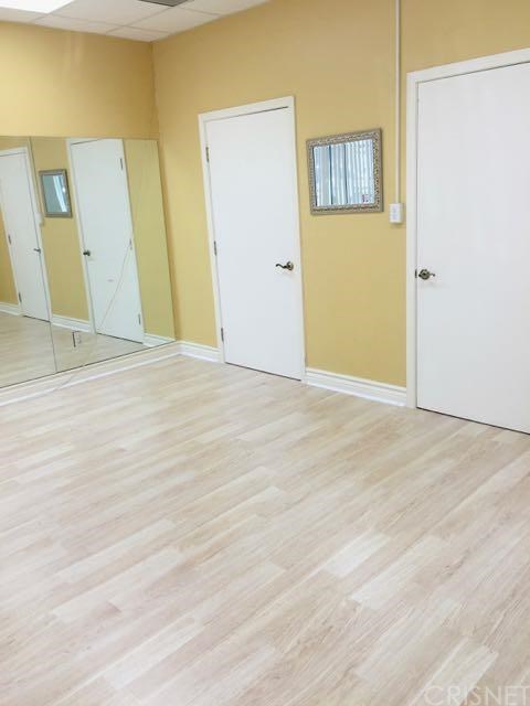 22119 Sherman Way, Canoga Park, CA 91303