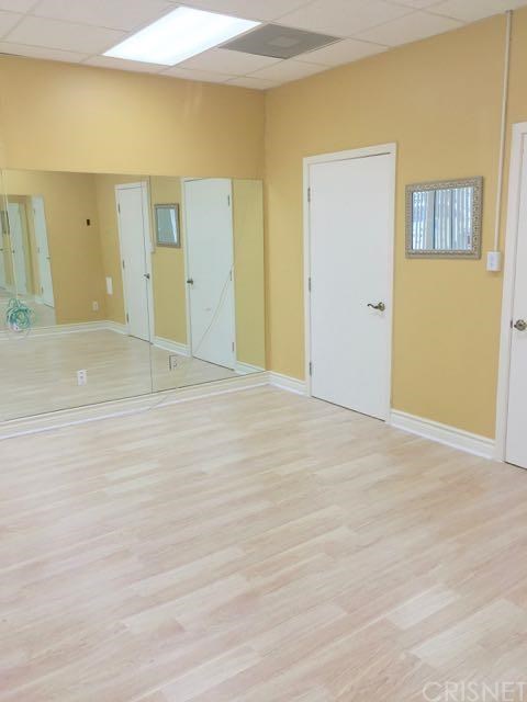 22119 Sherman Way, Canoga Park, CA 91303