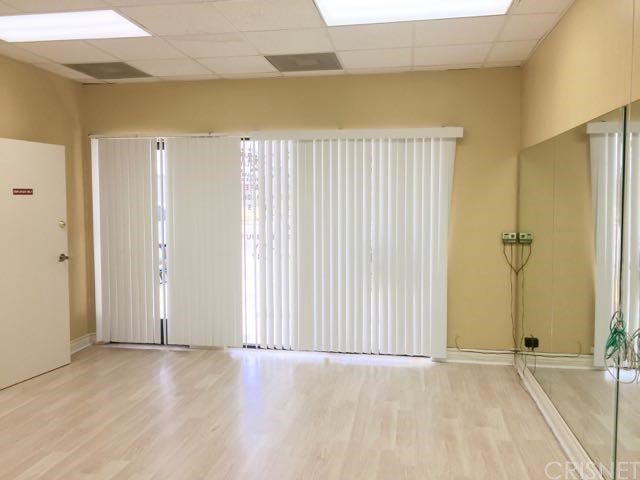 22119 Sherman Way, Canoga Park, CA 91303