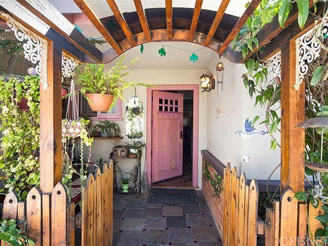 20230 Gresham Street, Winnetka, CA 91306