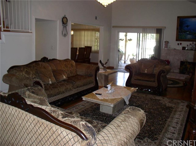 19919 Ingomar Street, Winnetka, CA 91306