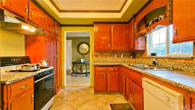 7647 Mason Avenue, Winnetka, CA 91306