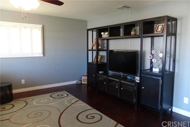23700 Archwood Street, West Hills, CA 91307