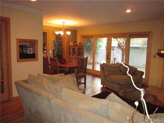6521 Woodlake Avenue, West Hills, CA 91307