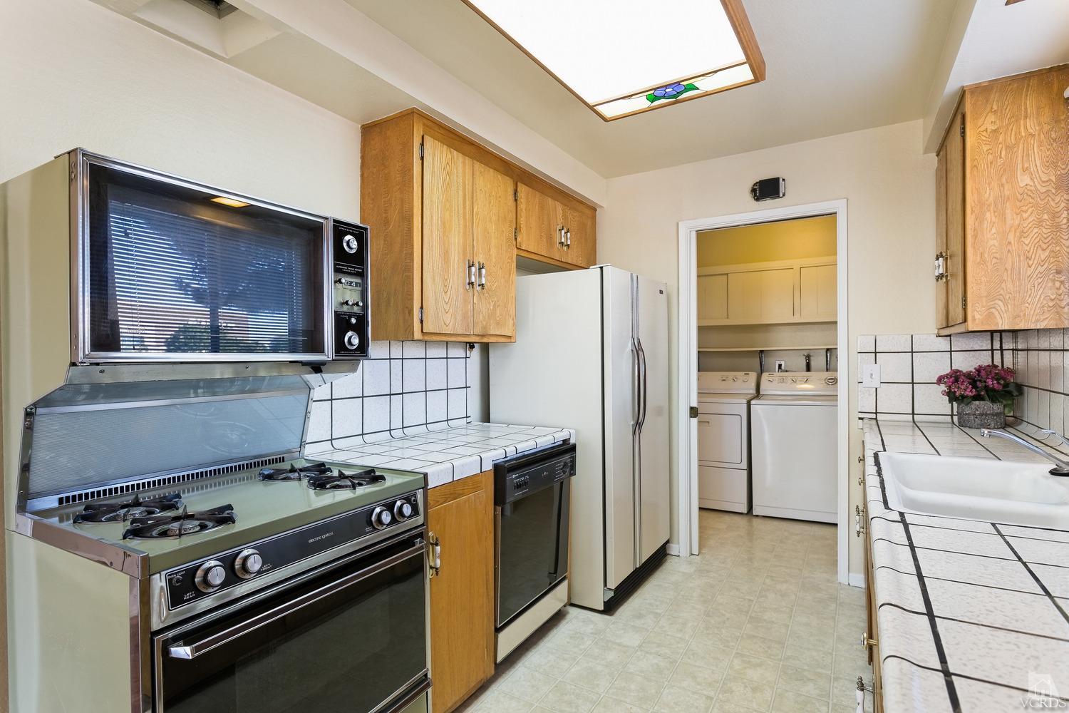 22757 Kittridge Street, West Hills, CA 91307
