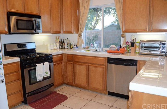 10125 Remmet Avenue, Chatsworth, CA 91311