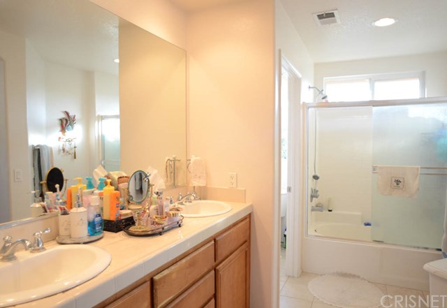 10125 Remmet Avenue, Chatsworth, CA 91311
