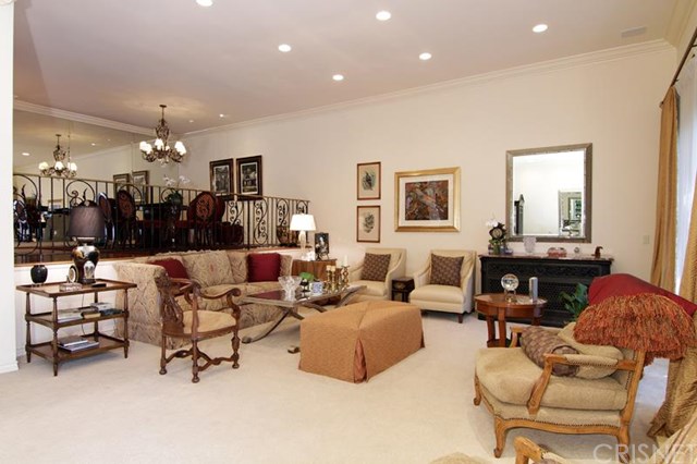 5255 White Oak Avenue, Encino, CA 91316