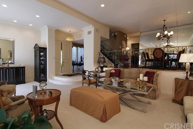5255 White Oak Avenue, Encino, CA 91316
