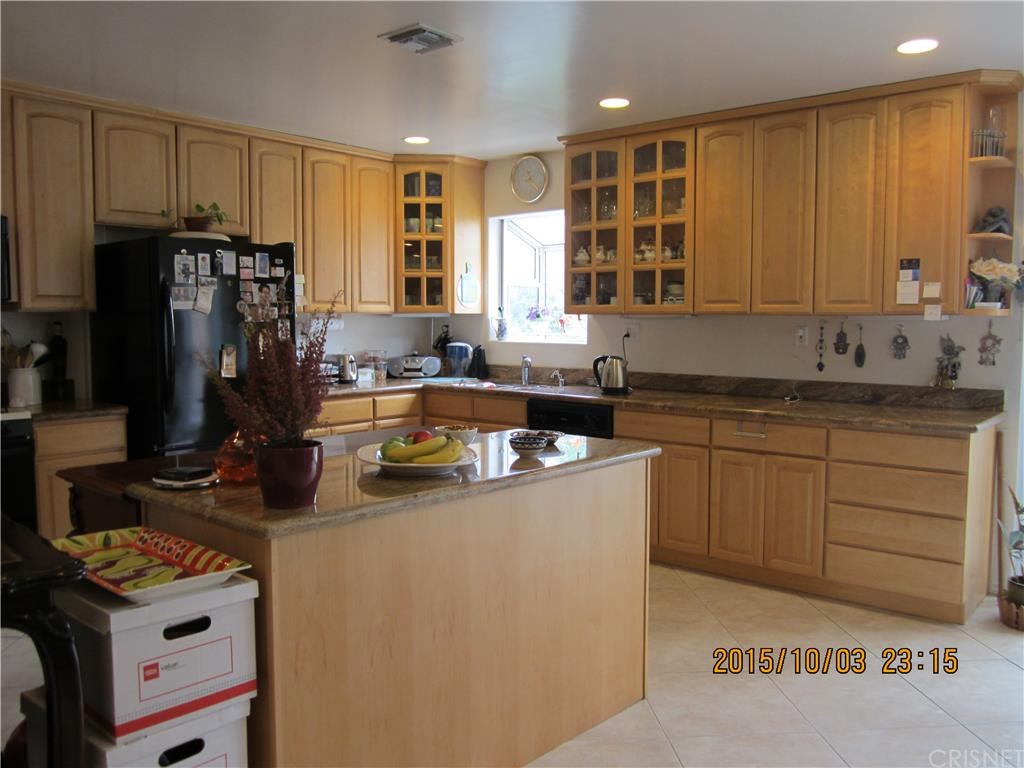 17931 Collins Street, Encino, CA 91316