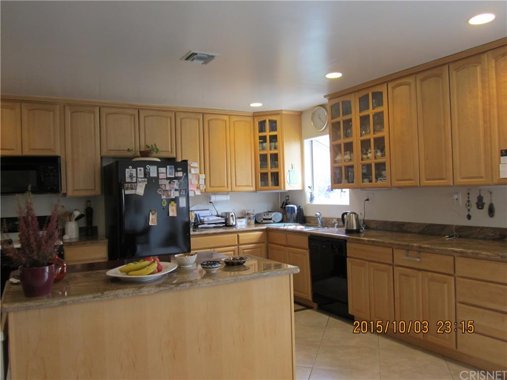 17931 Collins Street, Encino, CA 91316