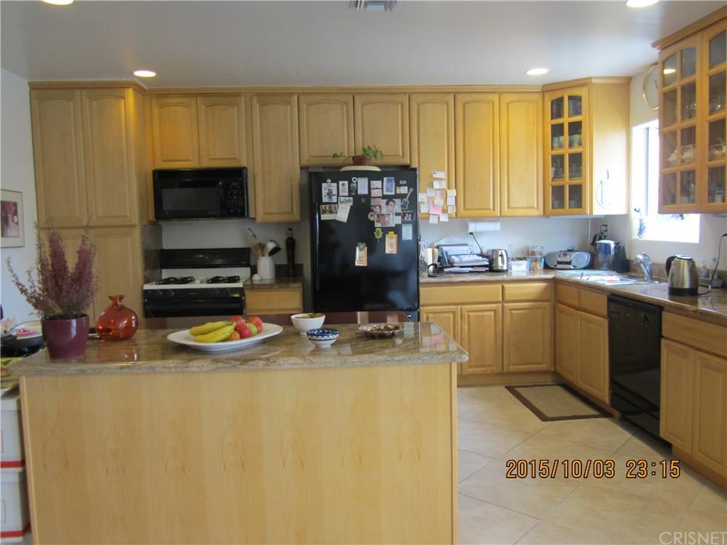 17931 Collins Street, Encino, CA 91316