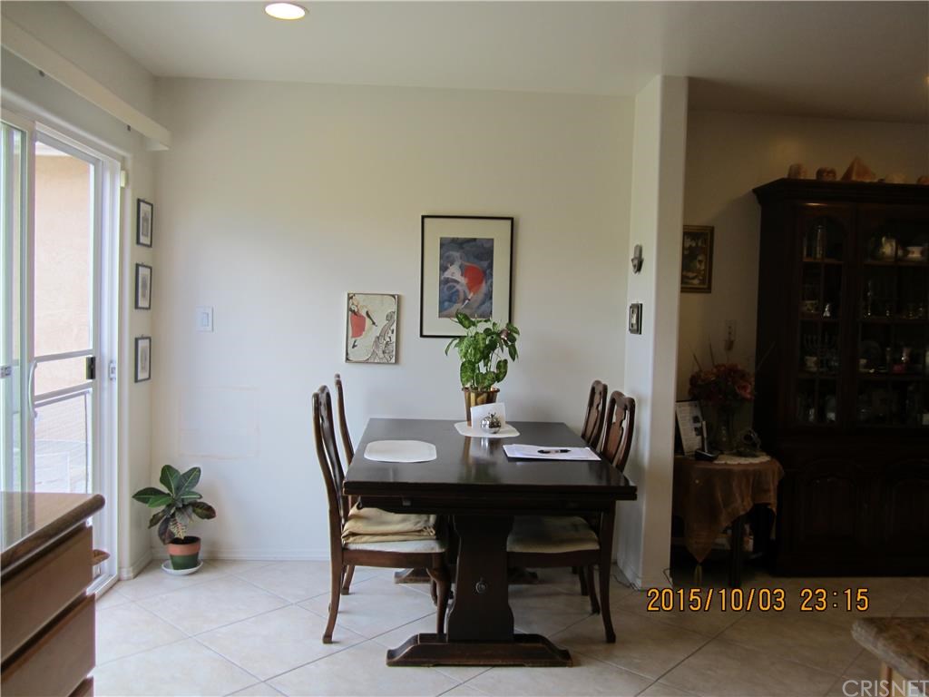17931 Collins Street, Encino, CA 91316