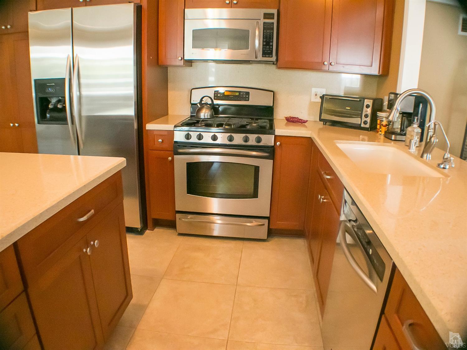 870 Danvers Circle, Newbury Park, CA 91320