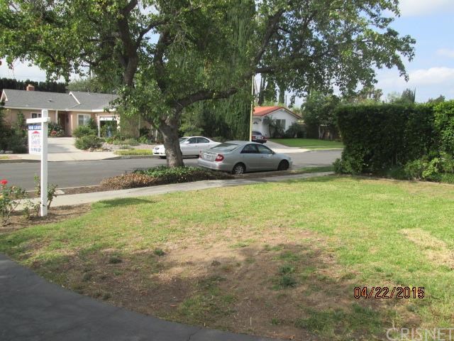 19027 Gledhill Street, Northridge, CA 91324