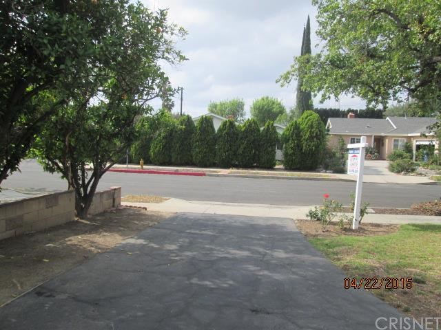 19027 Gledhill Street, Northridge, CA 91324