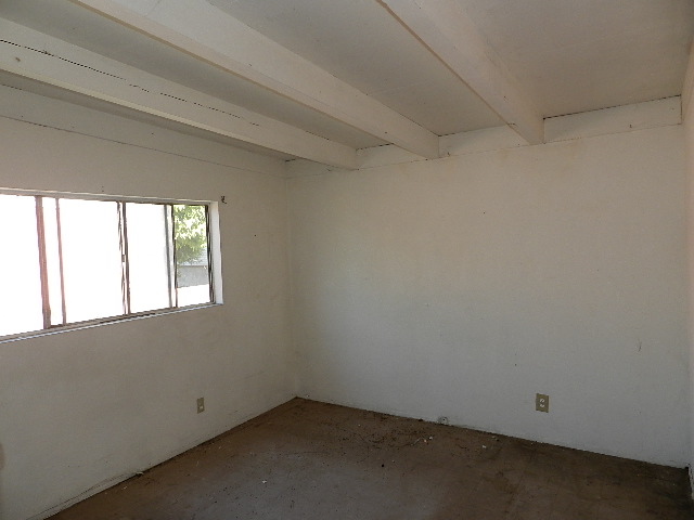 12588 Mineola St.Pacoima, CA, 91331Los Angeles County