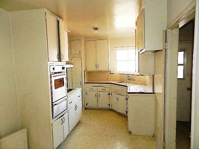 12588 Mineola St.Pacoima, CA, 91331Los Angeles County