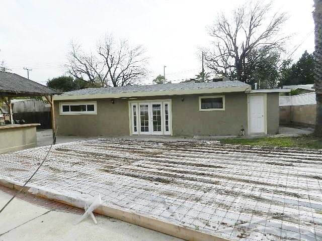 19523 Saticoy StReseda, CA, 91335Los Angeles County