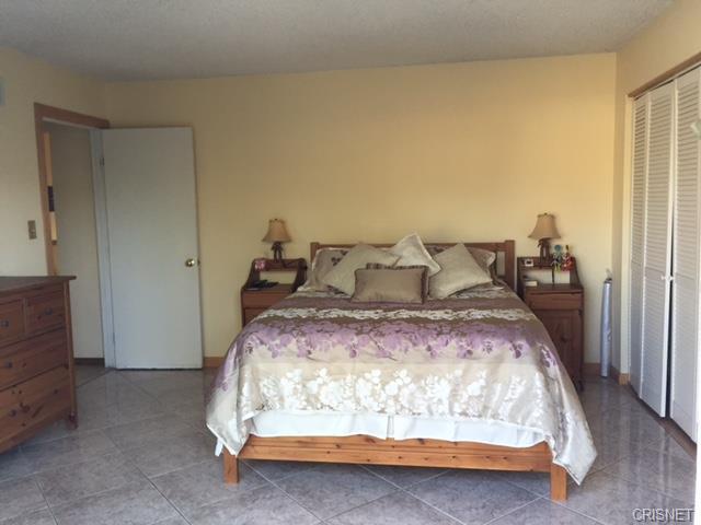 19155 Lull St, Reseda, United States 91335