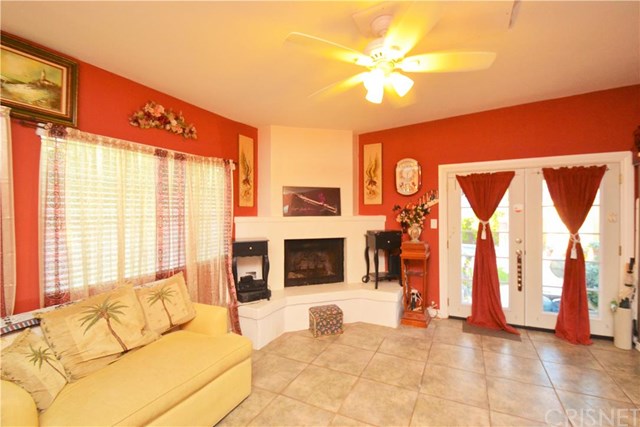 19509 Victory Boulevard, Reseda, CA 91335