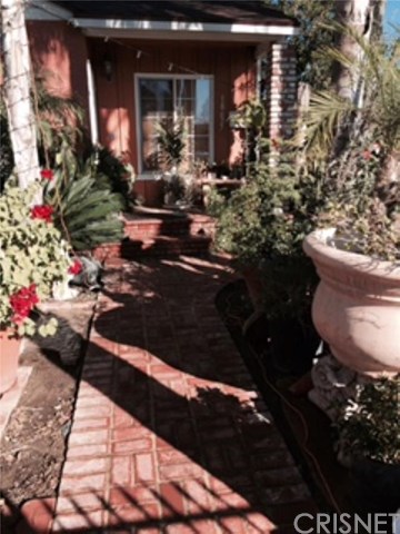 18627 Victory Boulevard, Reseda, CA 91335