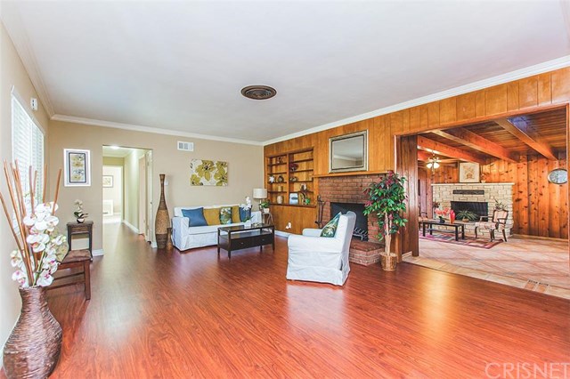 13615 Fellows Avenue, Sylmar, CA 91342