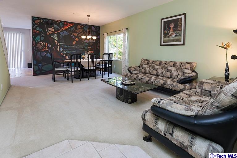 12118 Edgecliff Avenue, Sylmar, CA 91342