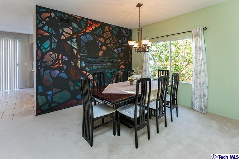 12118 Edgecliff Avenue, Sylmar, CA 91342