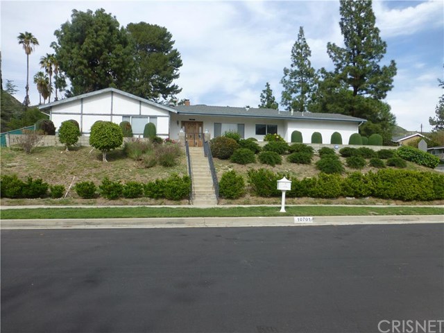 10701 Longford Street, Lakeview Terrace, CA 91342