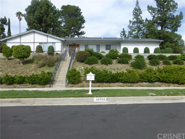 10701 Longford Street, Lakeview Terrace, CA 91342