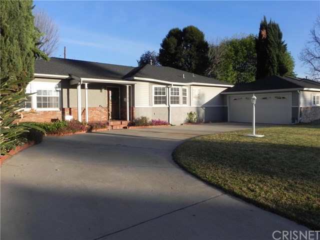 8944 Debra Ave