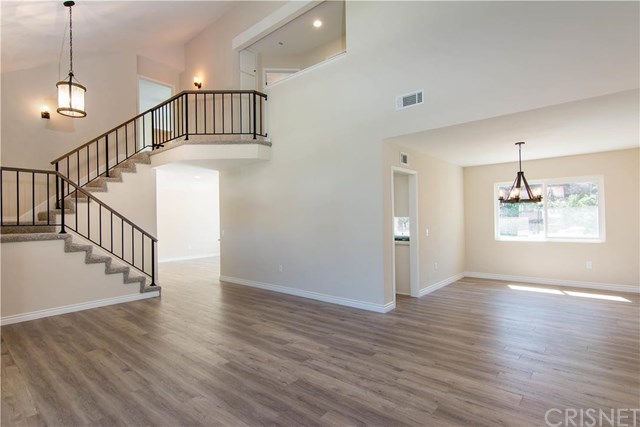 20376 Lisa Gail Drive, Saugus, CA 91350