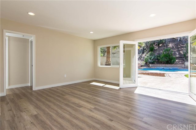 20376 Lisa Gail Drive, Saugus, CA 91350
