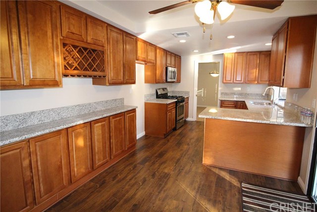 20534 Jay Carroll Drive, Saugus, CA 91350