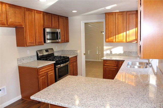 20534 Jay Carroll Drive, Saugus, CA 91350