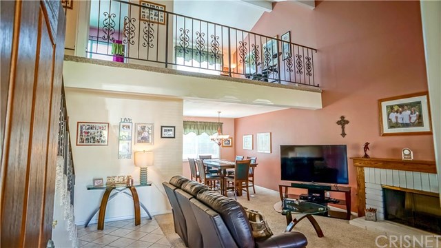 27576 Saffron Lane, Saugus, CA 91350
