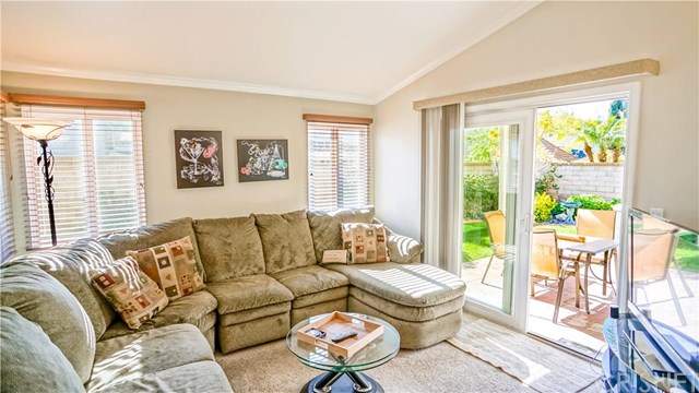 27576 Saffron Lane, Saugus, CA 91350