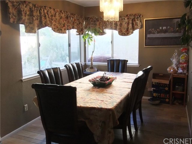 27447 Diane Marie Circle, Saugus, CA 91350