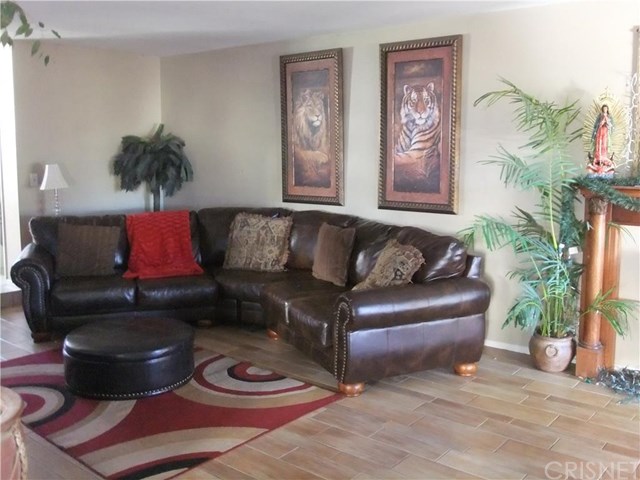 27447 Diane Marie Circle, Saugus, CA 91350